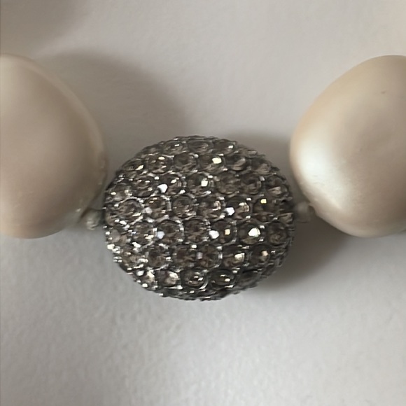 Talbots Baroque Knotted Pearl Necklace with Crystals EUC - Picture 2 of 5